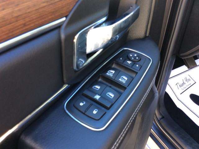 2014 RAM Ram Pickup 1500 4x4 Laramie 4dr Crew Cab 5.5 ft. SB Pickup